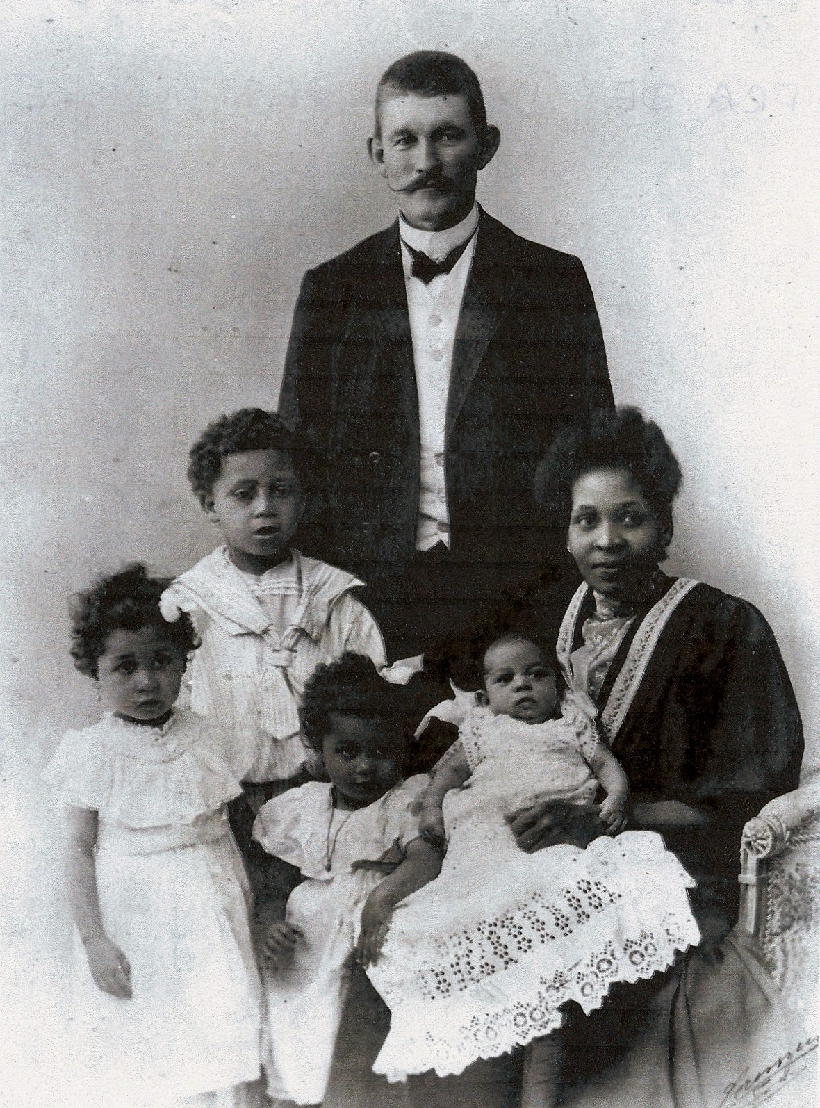 Agathon og Florissa med deres fire børn