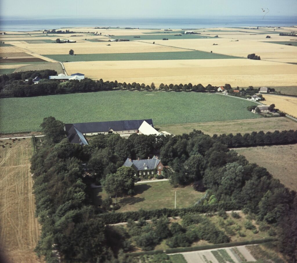 Luftfoto af Vindebygård